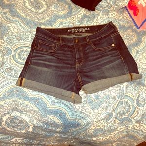 American Eagle Midi Shorts😍
